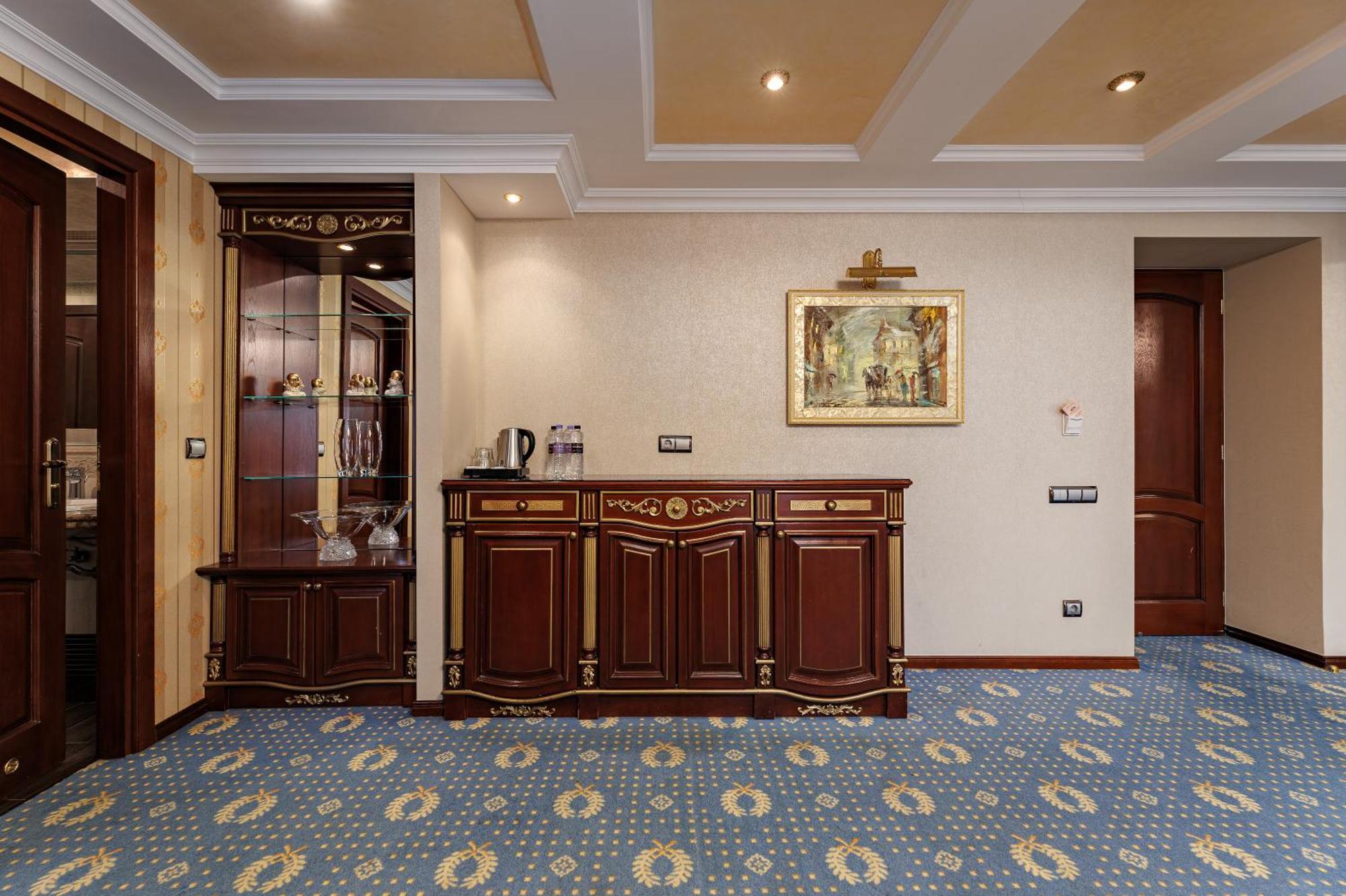 Eurohotel Lviv Bilik gambar